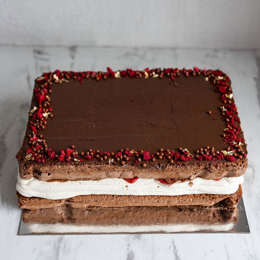 Chocolate & Rhubarb Sponge Cake